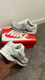 Nike Vomero 5 grey