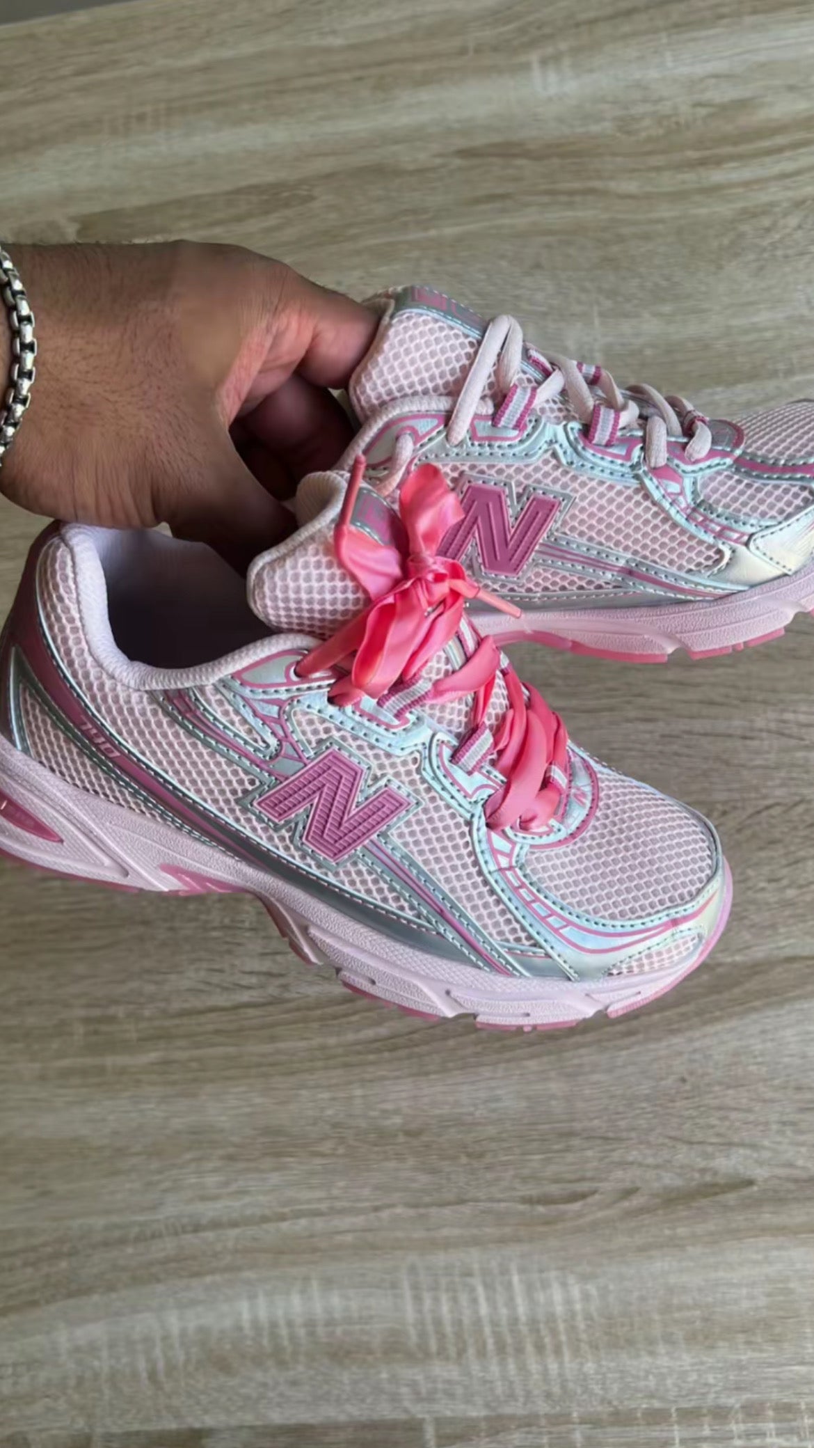 New Balance 740 Pink