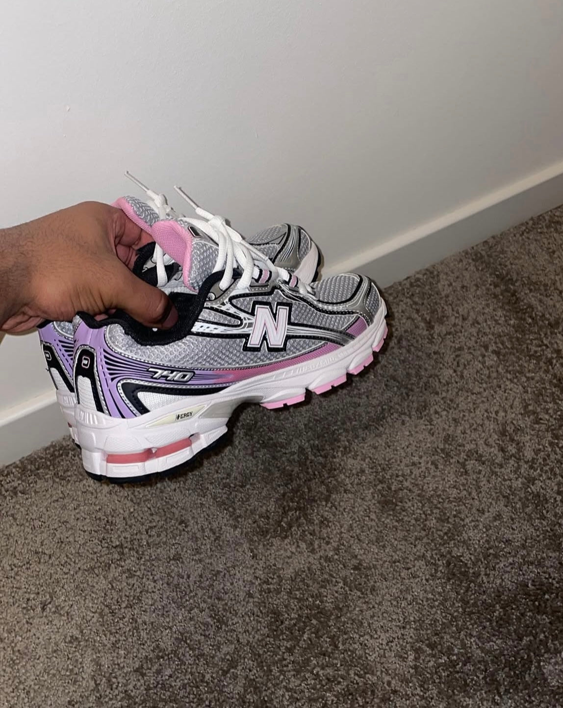 New Balance 740 Pink