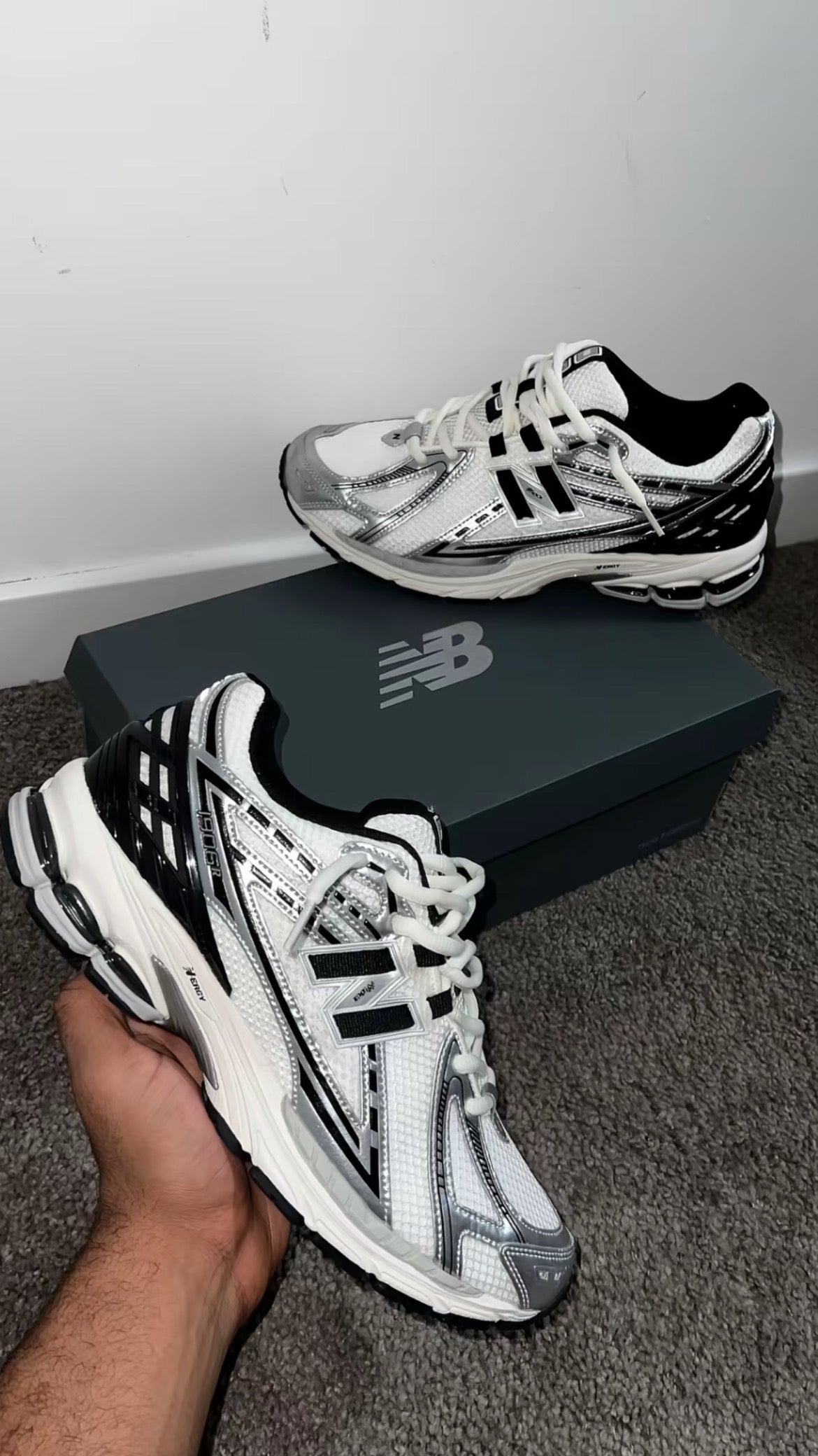 New Balance 1906R White / Black