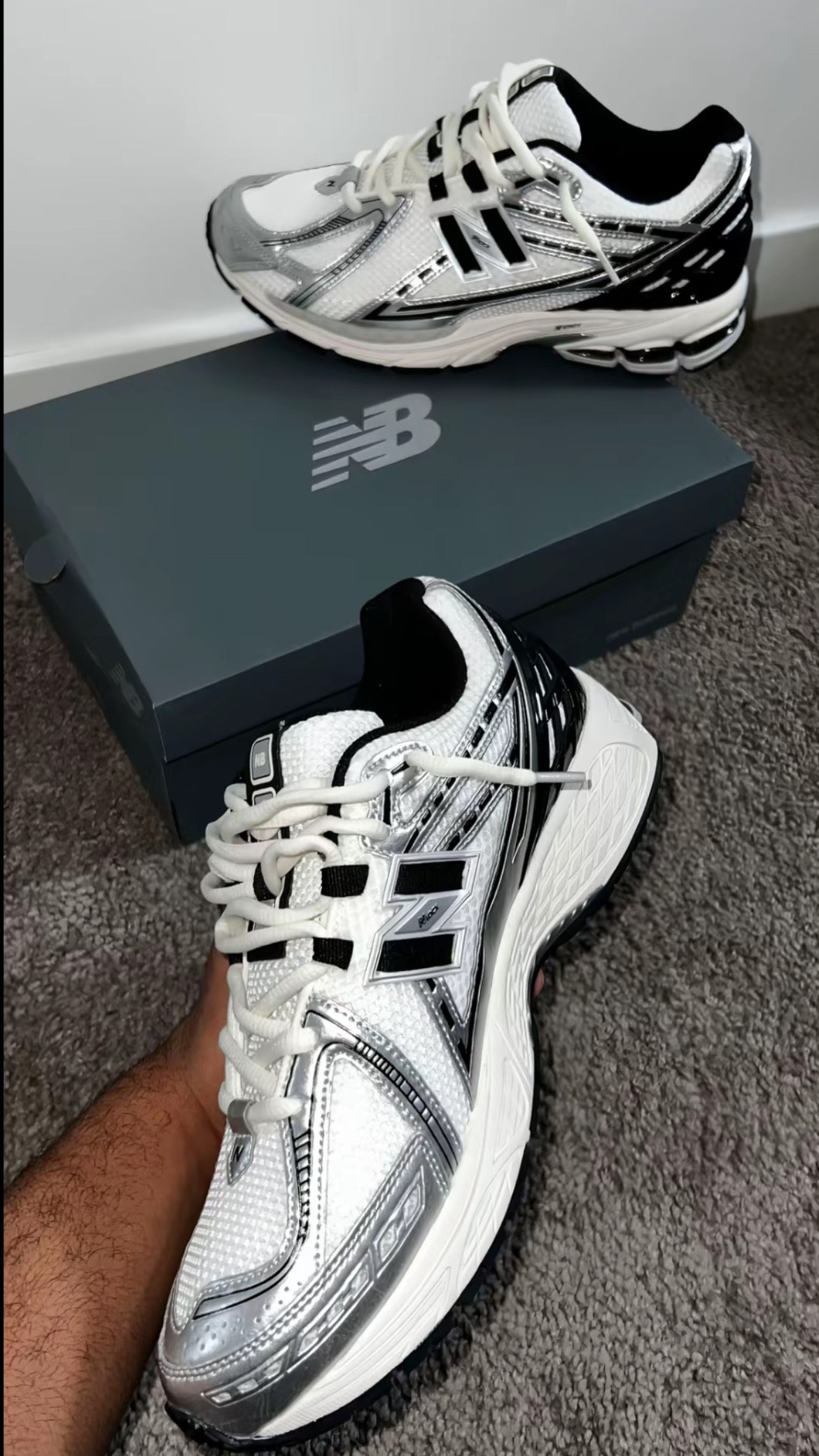 New Balance 1906R White / Black