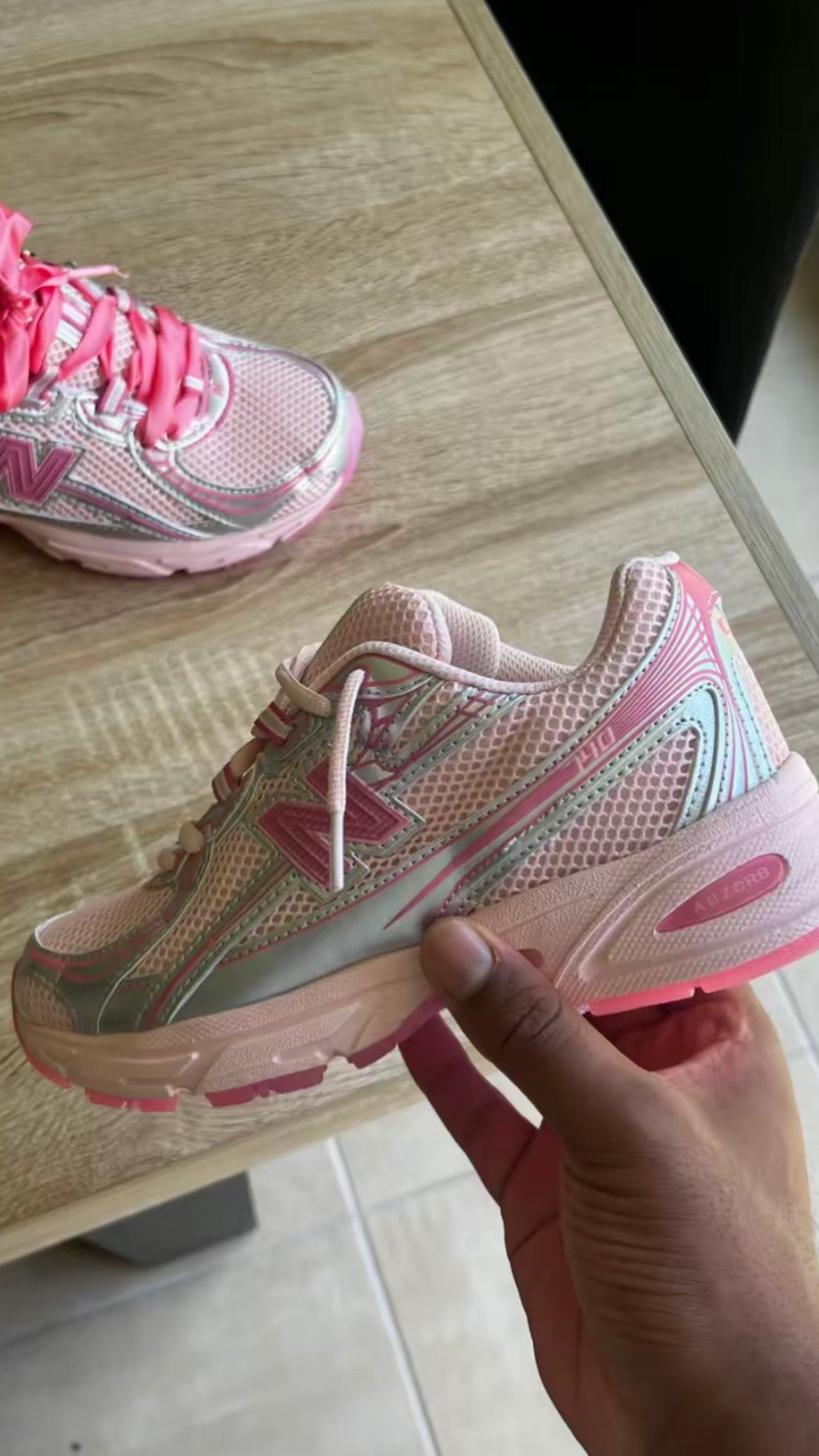New Balance 740 Pink