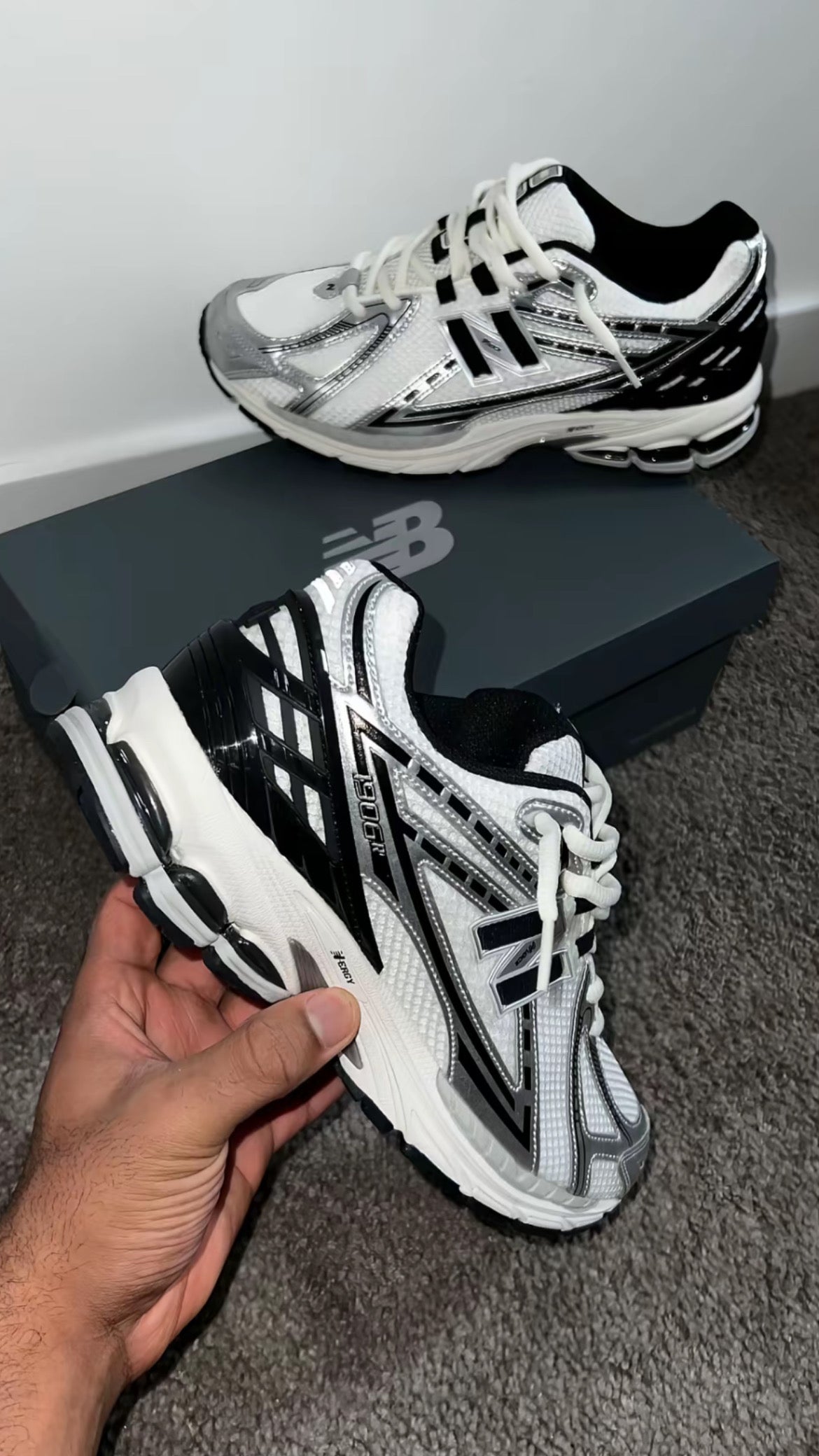 New Balance 1906R White / Black