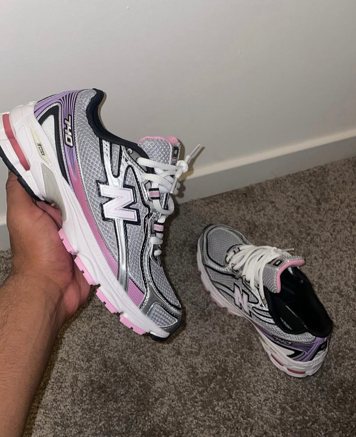 New Balance 740 Pink