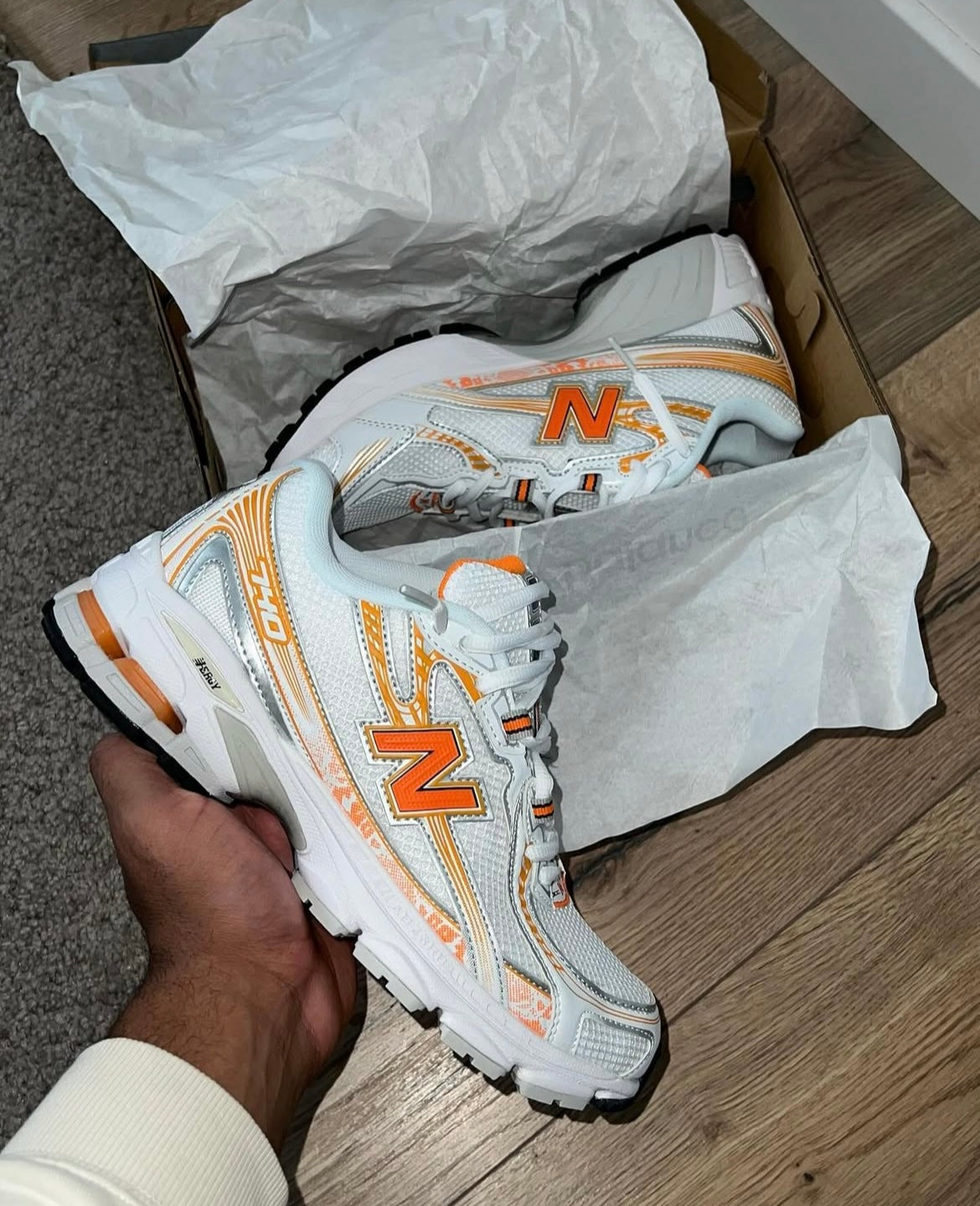 New Balance 740 Orange