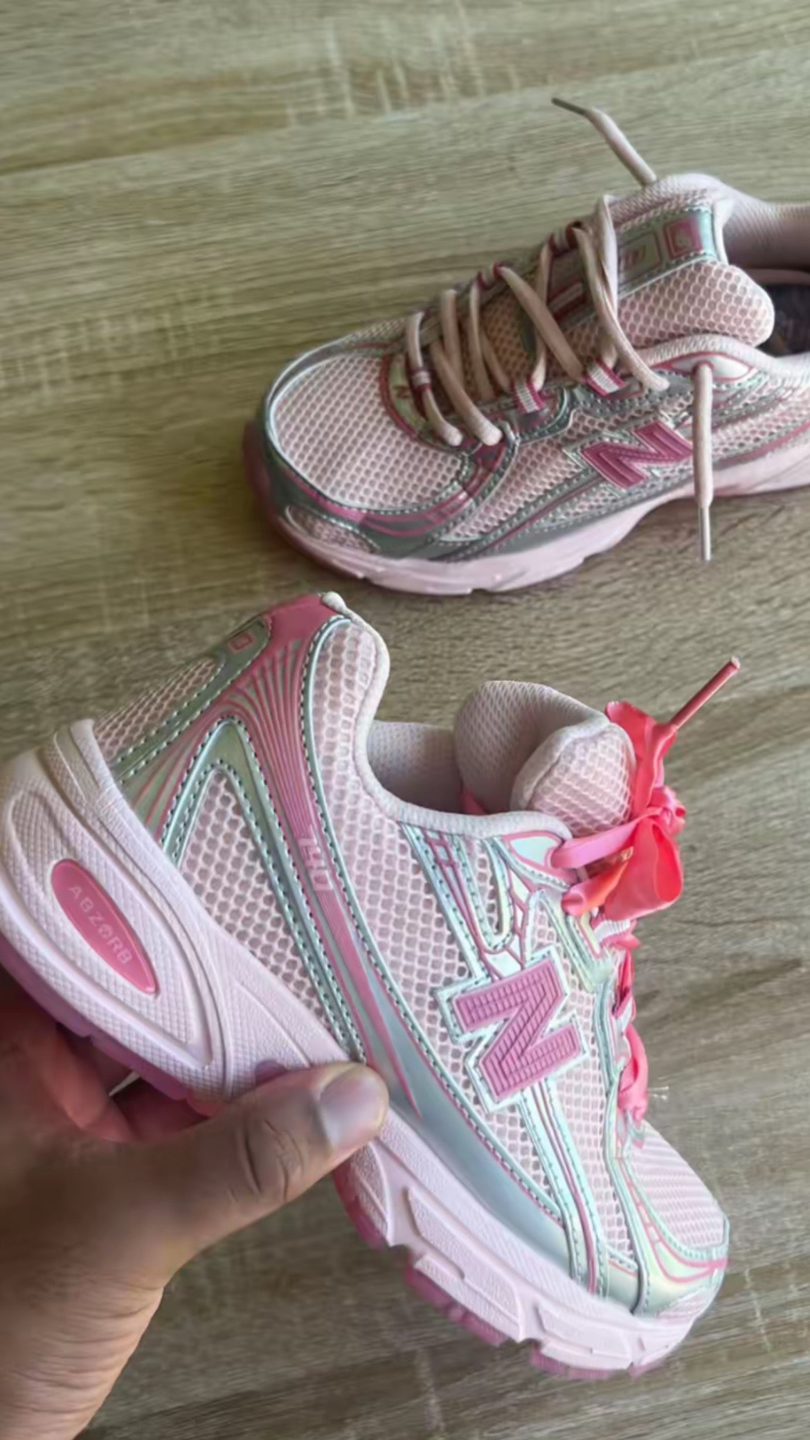 New Balance 740 Pink