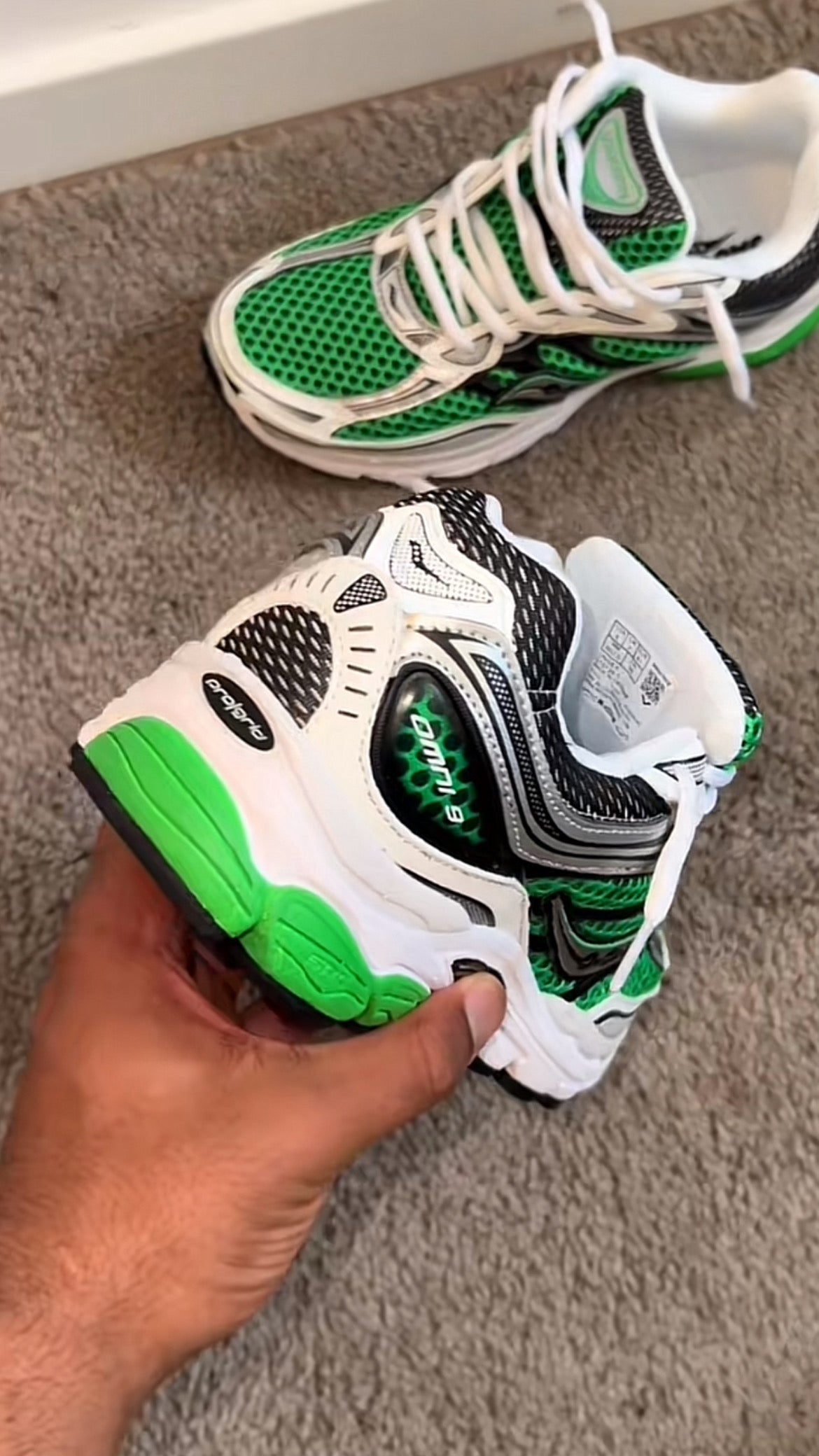 Saucony OMNI 9 Green