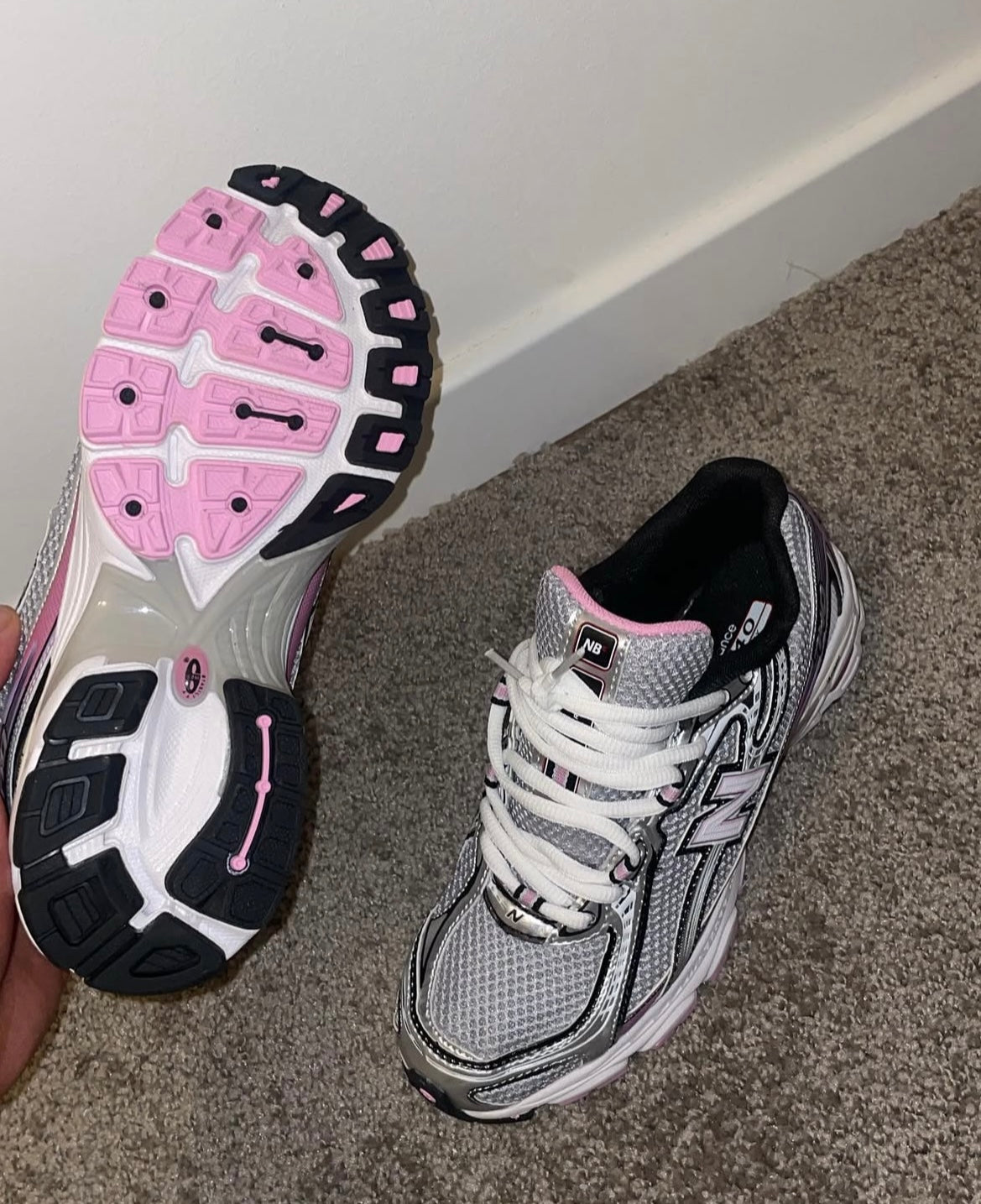 New Balance 740 Pink