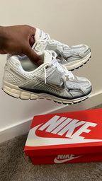 Nike Vomero 5 grey